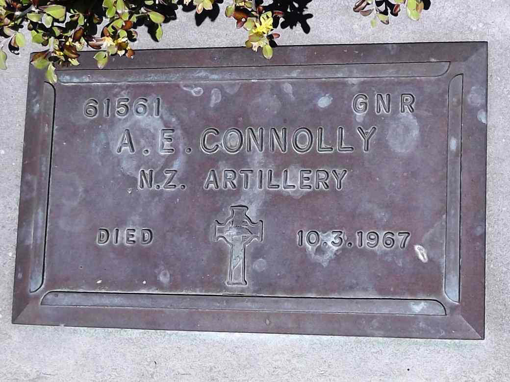 Photo of headstones/Arnold Edwin Connolly d 1967 hdstn Dunedin